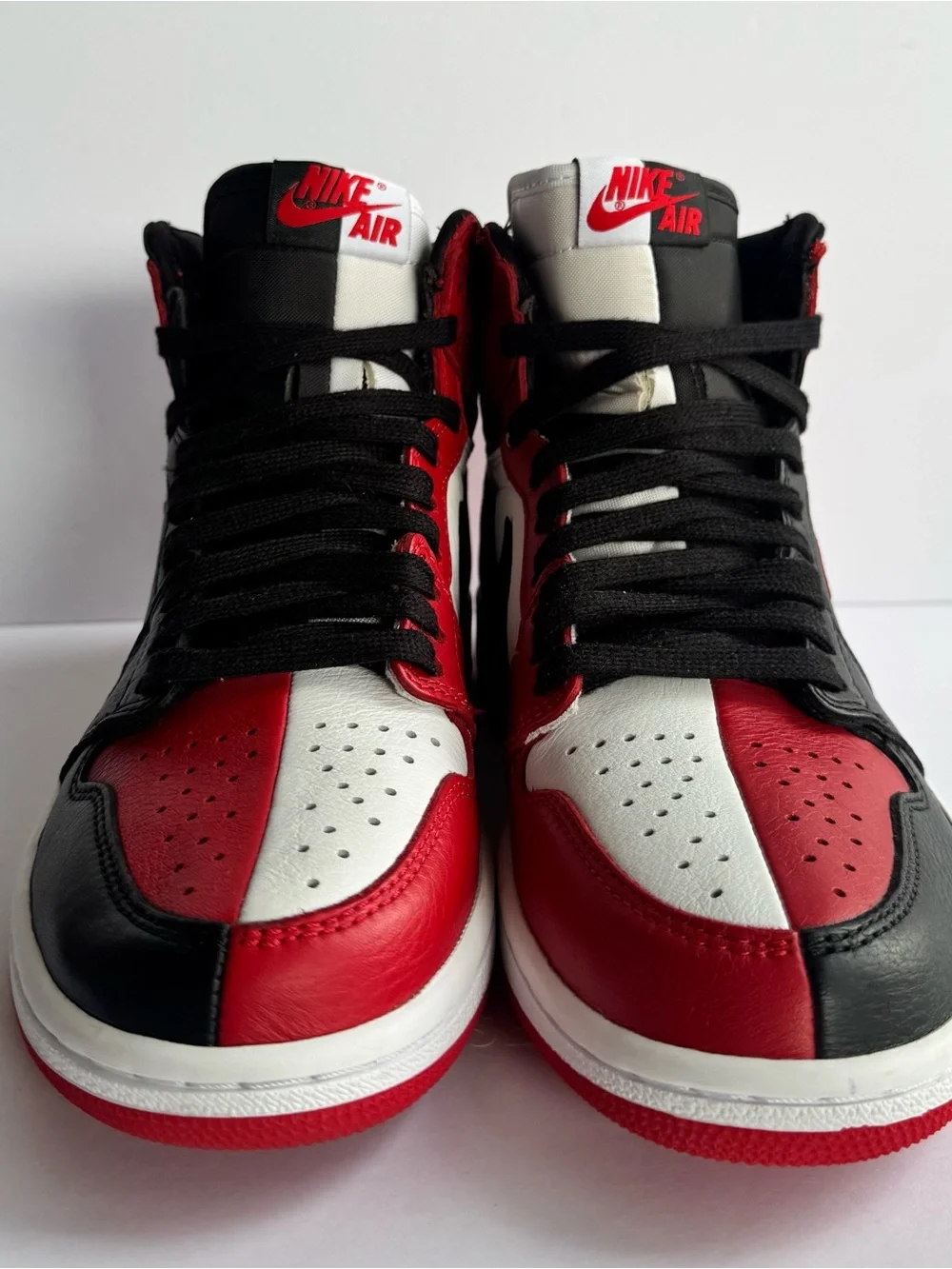Jordan 1 Retro OG “Homage to Home” Size 6 Youth, 7.5 Women.